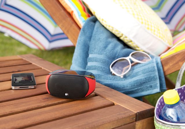 Μπείτε στην κλήρωση φορητών ηχείων Logitech Mini Boombox!